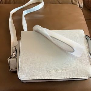 Beautiful Calvin Klein crossbody purse!